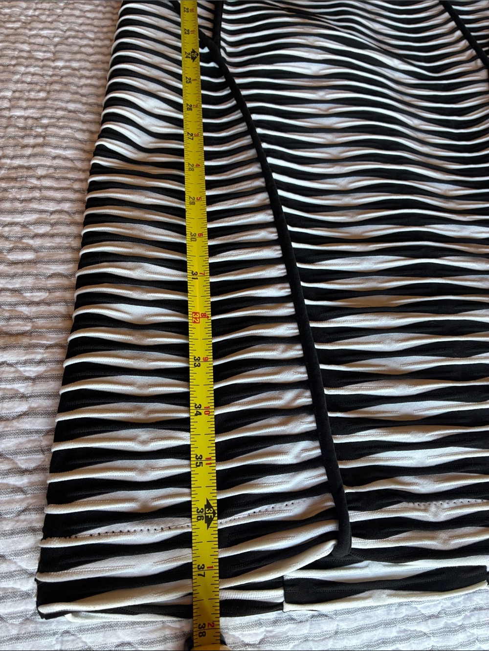 Beige by eci Black & White Sleeveless Striped Midi Dress Size:8 - Picture 3 of 6